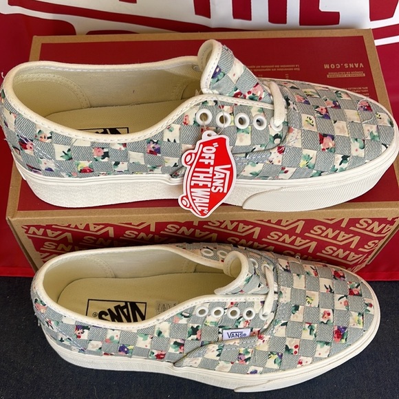 Vans Authentic Stac
(Woven) Floral/Multi
VNOA5KXXAZA
WMNS sneakers - Platforms - Picture 3 of 16
